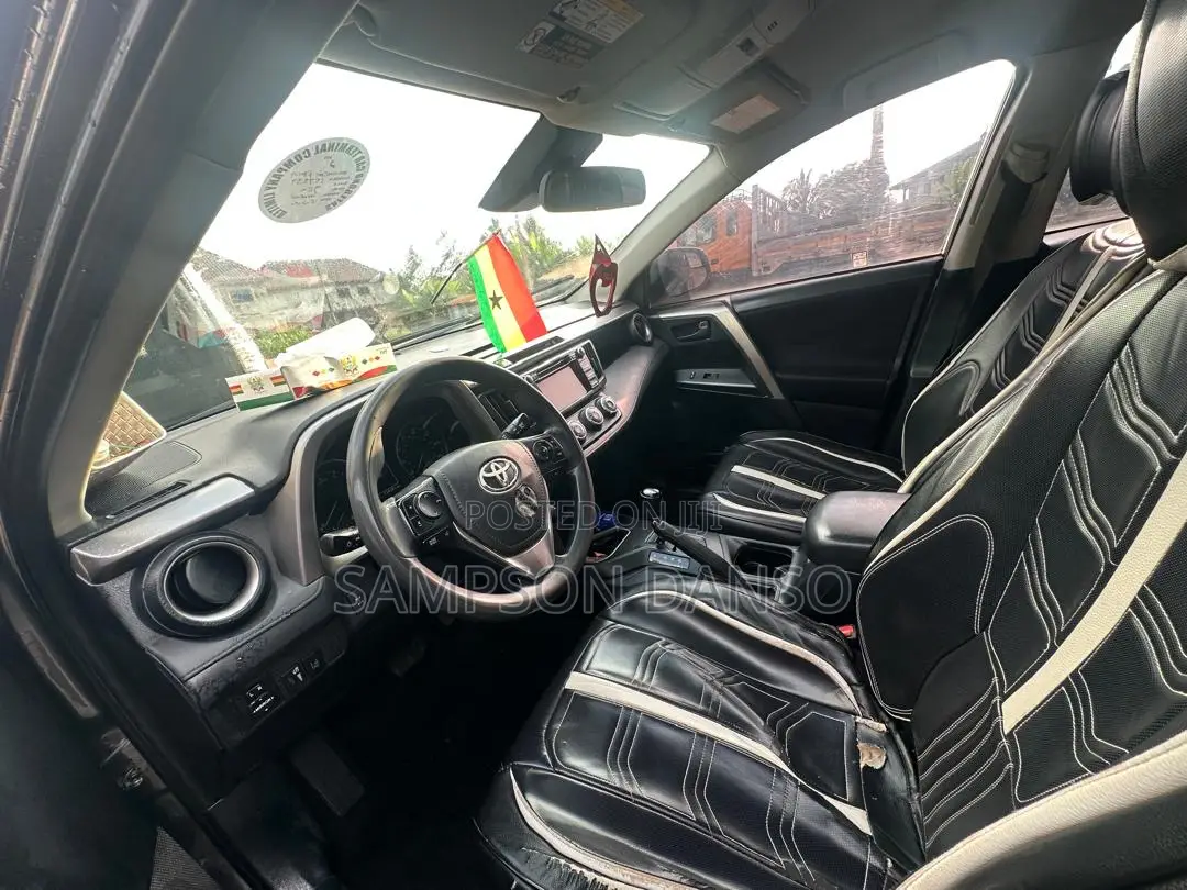 Toyota RAV4 LE AWD (2.5L 4cyl 6A) 2017 Gray