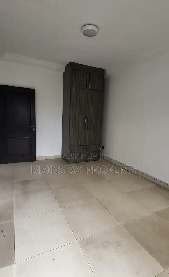 3bdrm Townhouse / Terrace in Mainstay Estates, Airport Residential Area