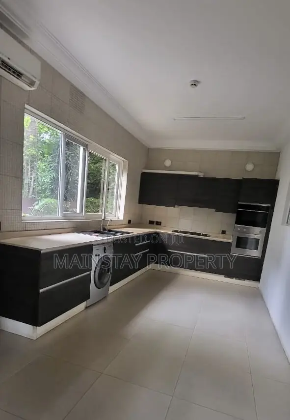 3bdrm Townhouse / Terrace in Mainstay Estates, Airport Residential Area