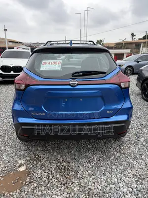 Nissan Kicks SV 2023 Blue