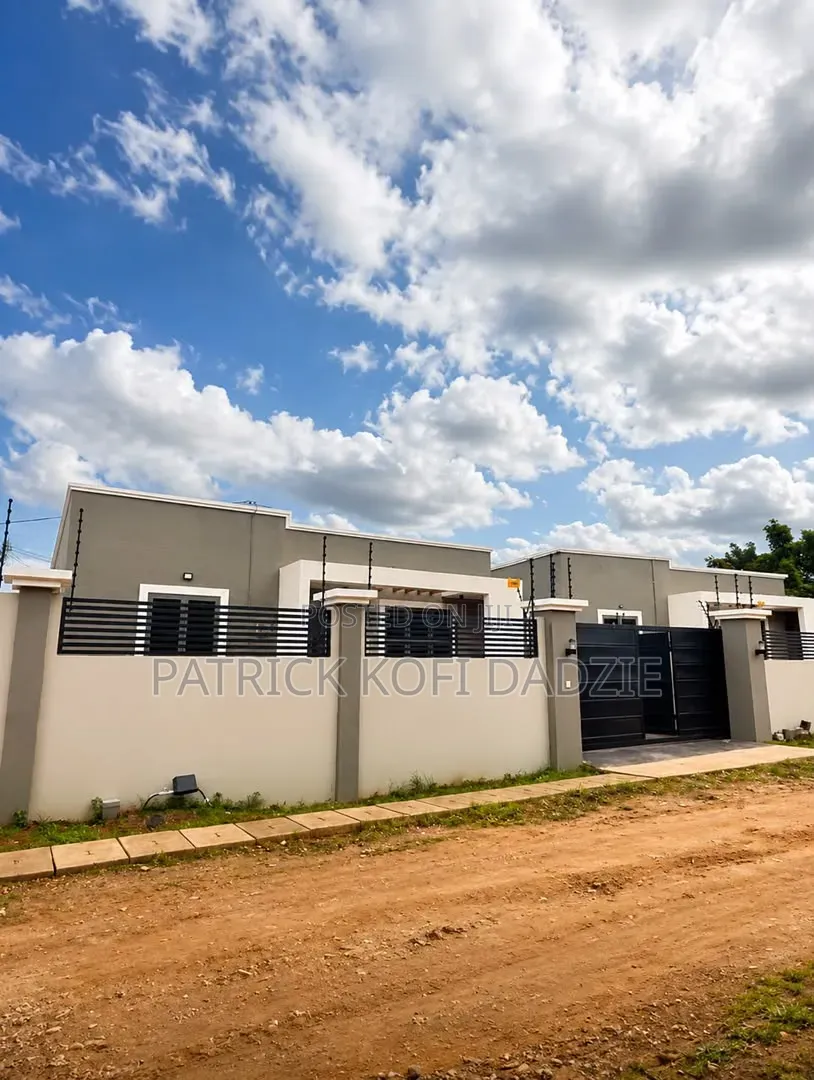 3bdrm House in Volta Estate, Baatsona Total for sale