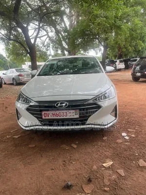 Hyundai Elantra 2019 White