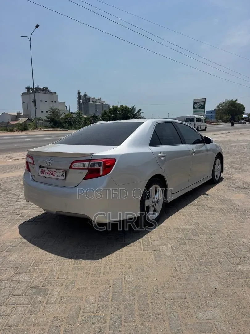 Toyota Camry 2014 Silver