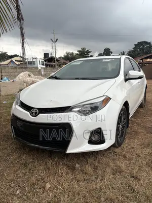 Toyota Corolla S 4dr Sedan (1.8L 4cyl CVT) 2015 White