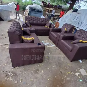 Sofa Chair With Disposal Cups