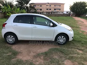 Toyota Vitz 2010 White