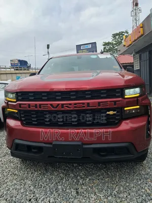 Chevrolet Silverado 2022 Red