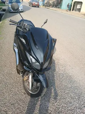 Yamaha Majesty 2000 Black