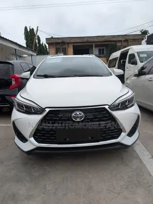 Toyota Yaris 2022 White