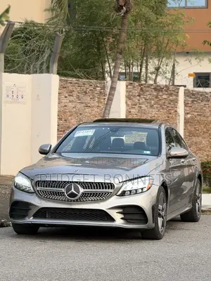 Mercedes-Benz C300 2020 Gold