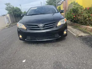 Toyota Corolla Altis 2011 Black