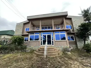 13bdrm House in Buokrom Fline, Kumasi Metropolitan for sale