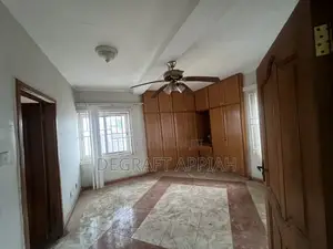 13bdrm House in Buokrom Fline, Kumasi Metropolitan for sale