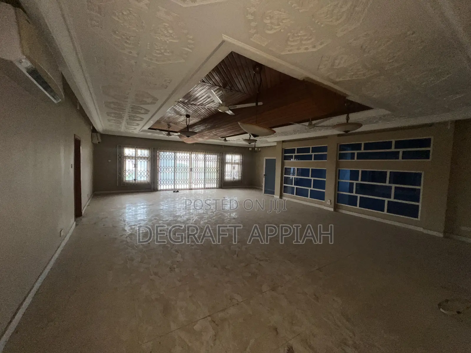 13bdrm House in Buokrom Fline, Kumasi Metropolitan for sale