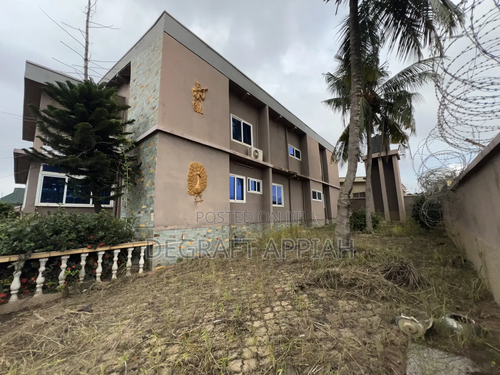 13bdrm House in Buokrom Fline, Kumasi Metropolitan for sale