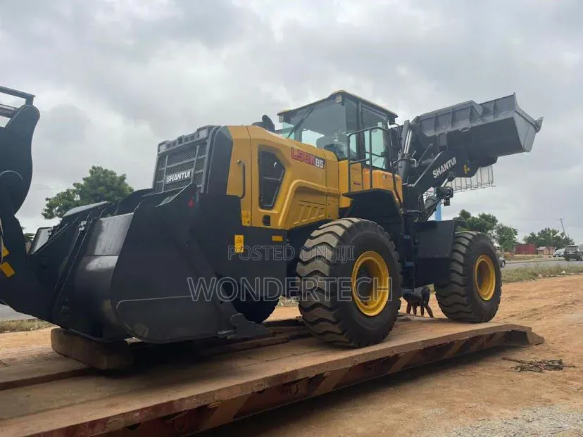Heavy Duty Cars, Sinotruck Excavator , Concrete Mixer, Fuel Tanker