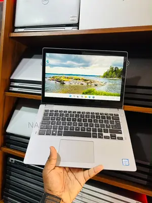 Laptop Dell Latitude 3310 2-in-1 8GB Intel Core i5 SSD 512GB
