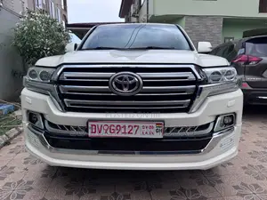 Toyota Land Cruiser 2019 White