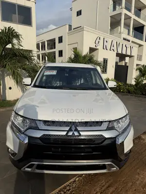 Mitsubishi Outlander SEL FWD 2020 White