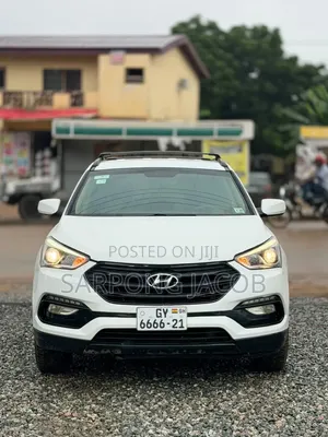 Hyundai Santa Fe 2017 White