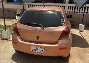 Toyota Vitz 1.3 FWD 5dr 2010 Brown