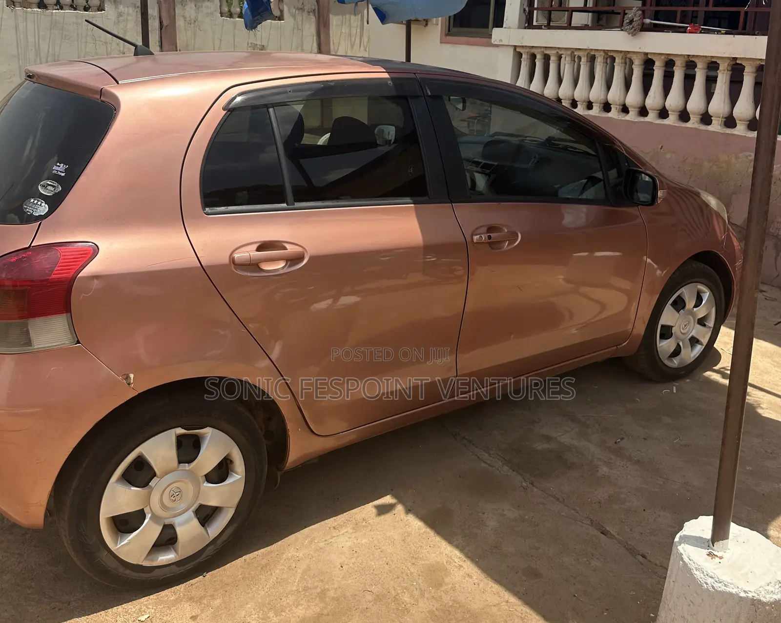 Toyota Vitz 1.3 FWD 5dr 2010 Brown