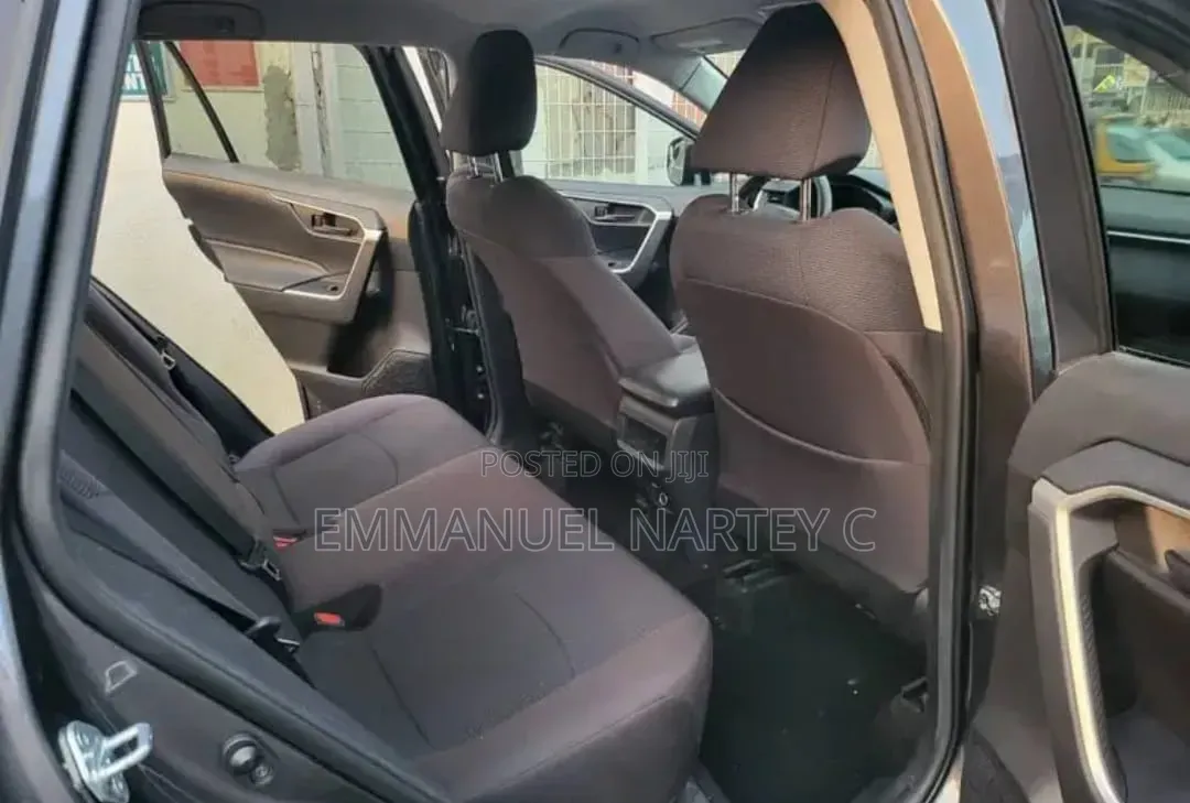 Toyota RAV4 2021 Brown