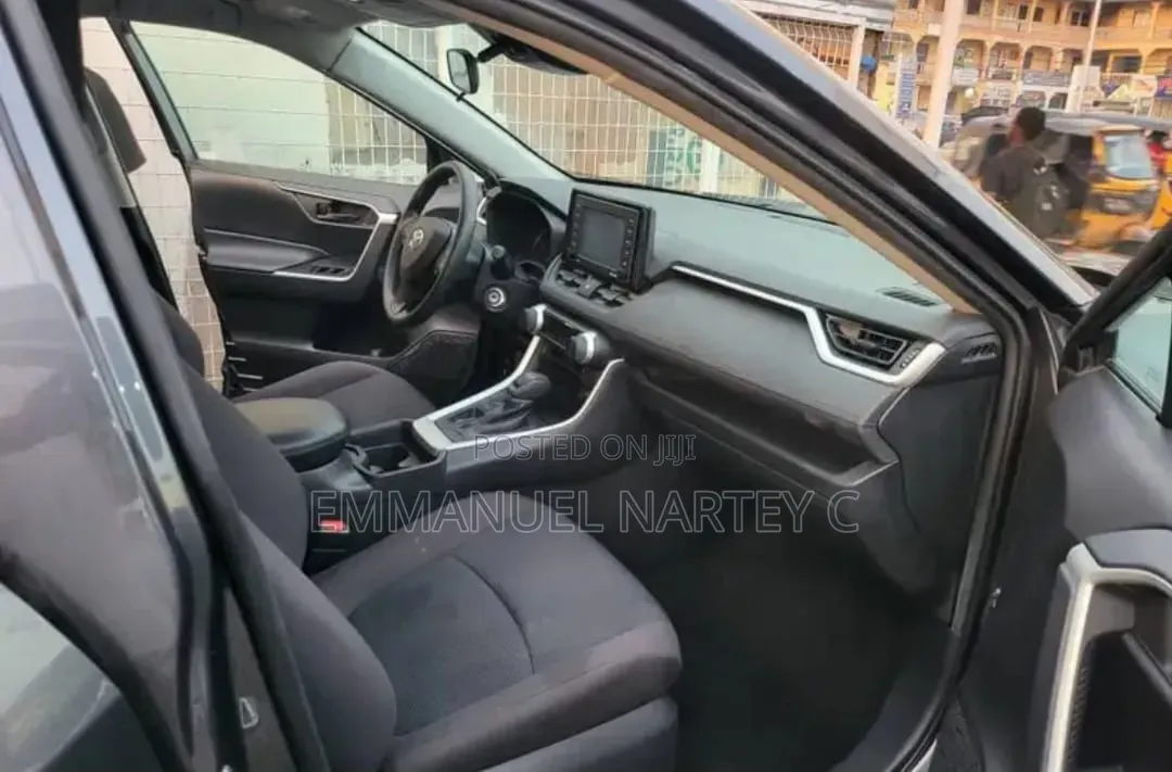 Toyota RAV4 2021 Brown