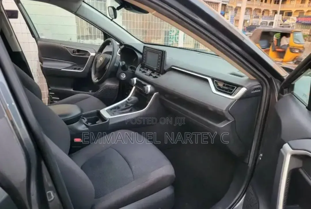 Toyota RAV4 2021 Brown