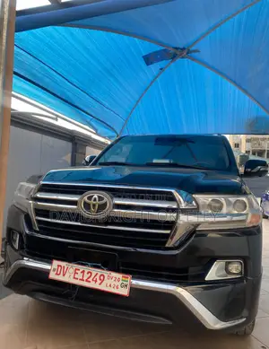 Toyota Land Cruiser 2010 Black