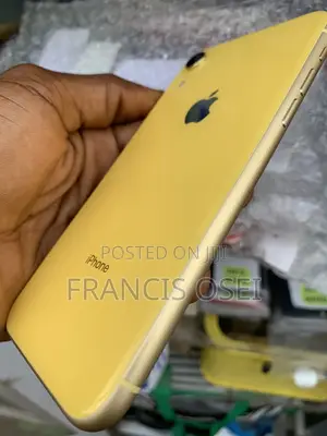 Apple iPhone XR 64 GB Yellow