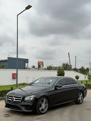 Mercedes-Benz E300 2018 Blue