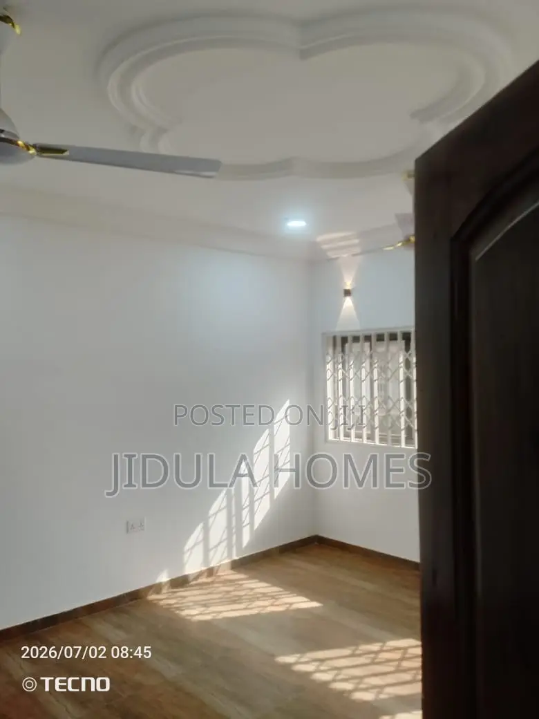 2bdrm Apartment in Adenta Ashiyie, Frafraha for rent