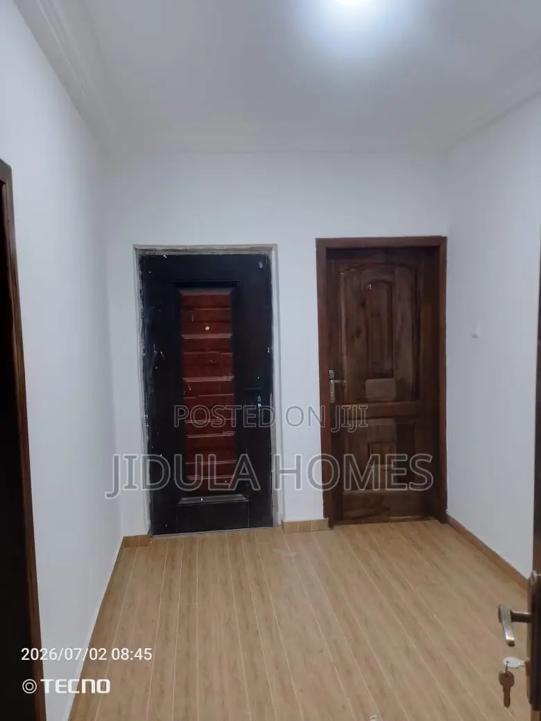 2bdrm Apartment in Adenta Ashiyie, Frafraha for rent
