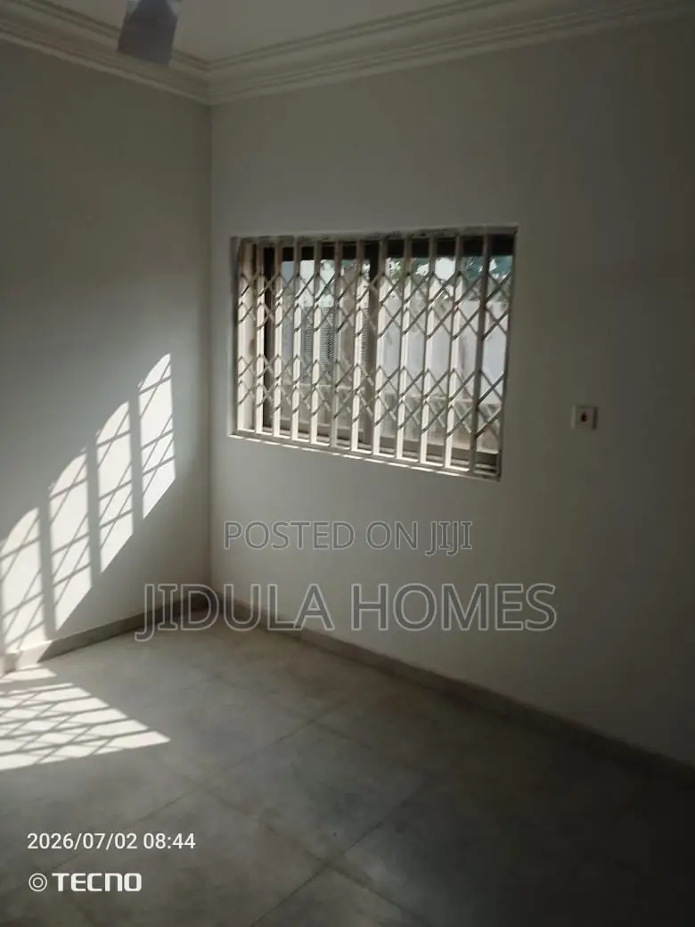 2bdrm Apartment in Adenta Ashiyie, Frafraha for rent