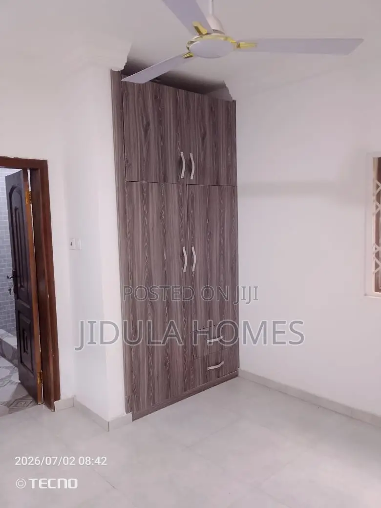 2bdrm Apartment in Adenta Ashiyie, Frafraha for rent