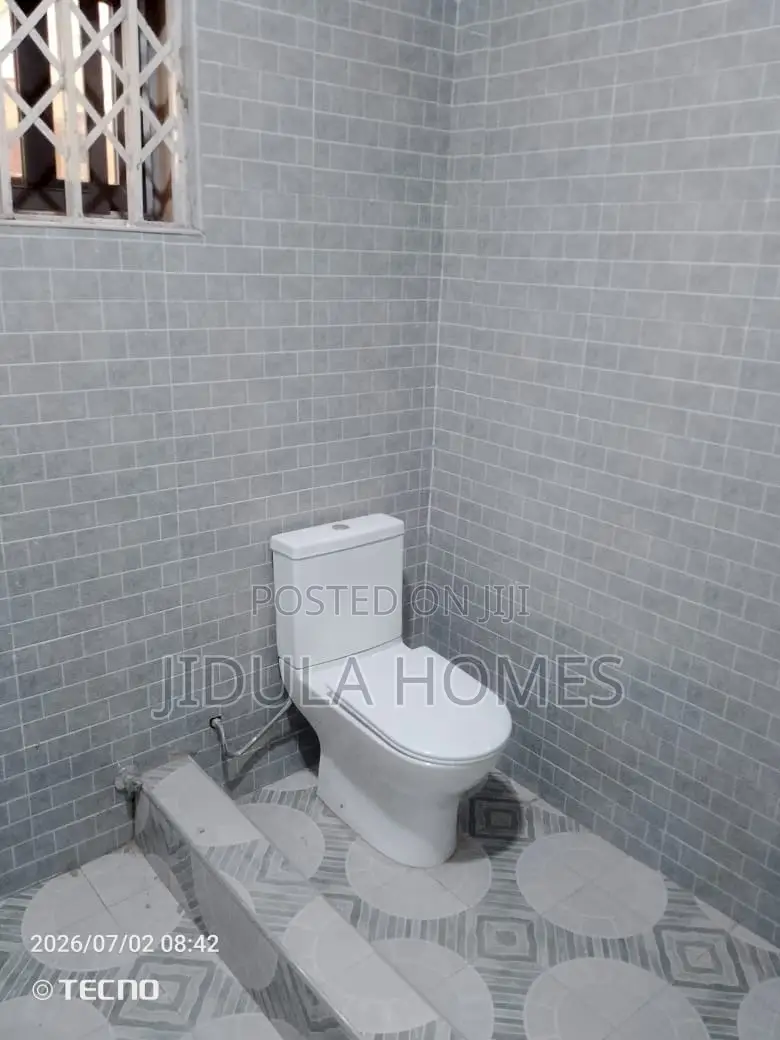 2bdrm Apartment in Adenta Ashiyie, Frafraha for rent