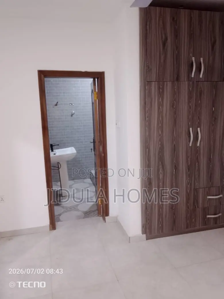 2bdrm Apartment in Adenta Ashiyie, Frafraha for rent