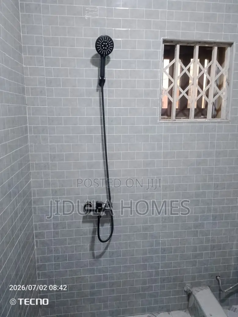2bdrm Apartment in Adenta Ashiyie, Frafraha for rent