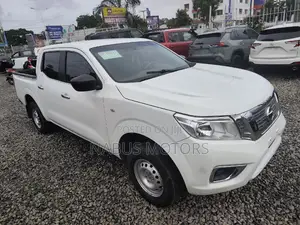 Nissan Navara 2017 White
