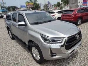 Toyota Hilux Revo Double Cab Deisel 2.8 RWD 2017 Silver