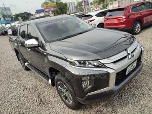 Mitsubishi L200 2024 Gray