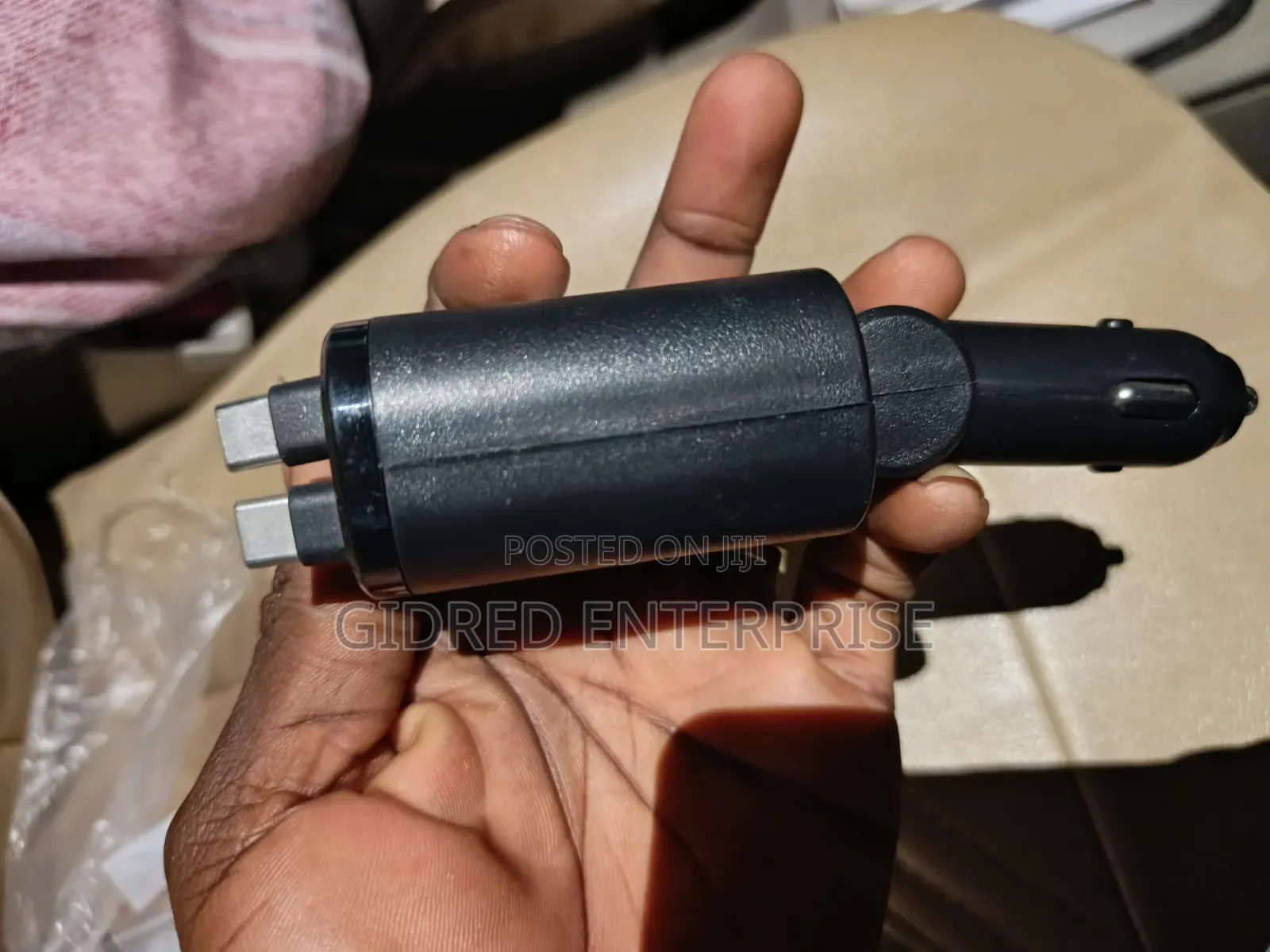 Wholesale and Retail of High Quality 5 in 1 Car Charger