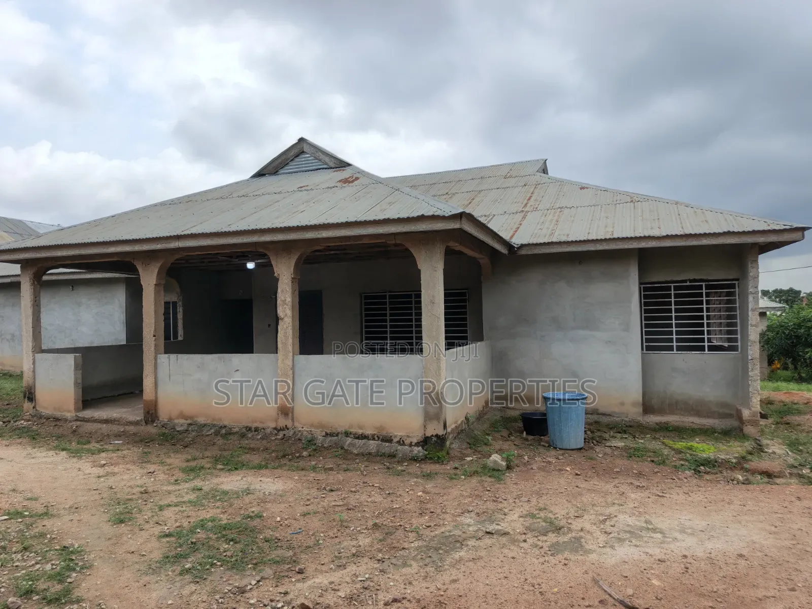 6bdrm House in Adwumakaase Kesse, Kumasi Metropolitan for sale