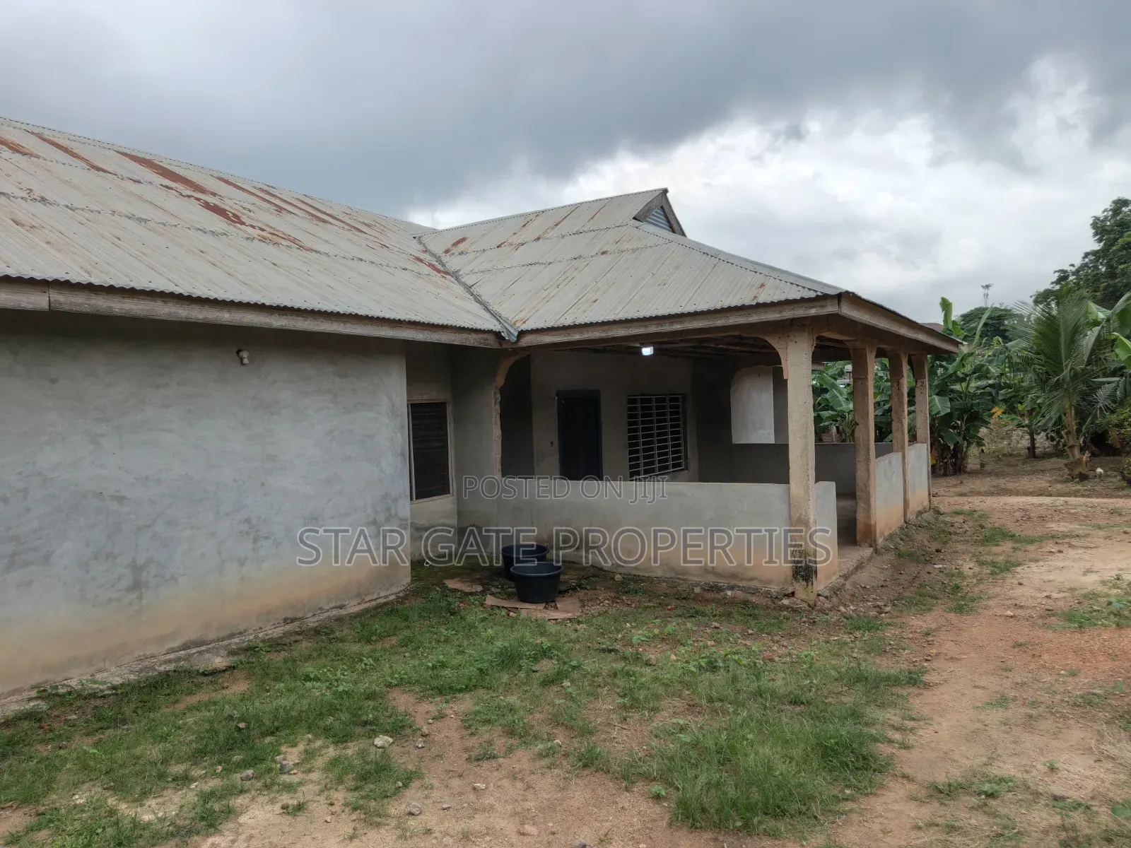 6bdrm House in Adwumakaase Kesse, Kumasi Metropolitan for sale