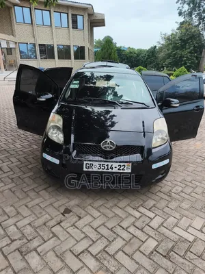 Toyota Vitz 2010 Black