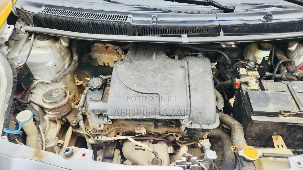 Toyota Yaris 2011 Silver