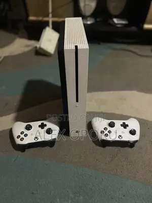 Xbox One S 1 TB Memory With 18 Games