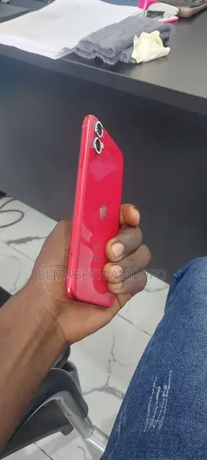 Apple iPhone 11 64 GB Red