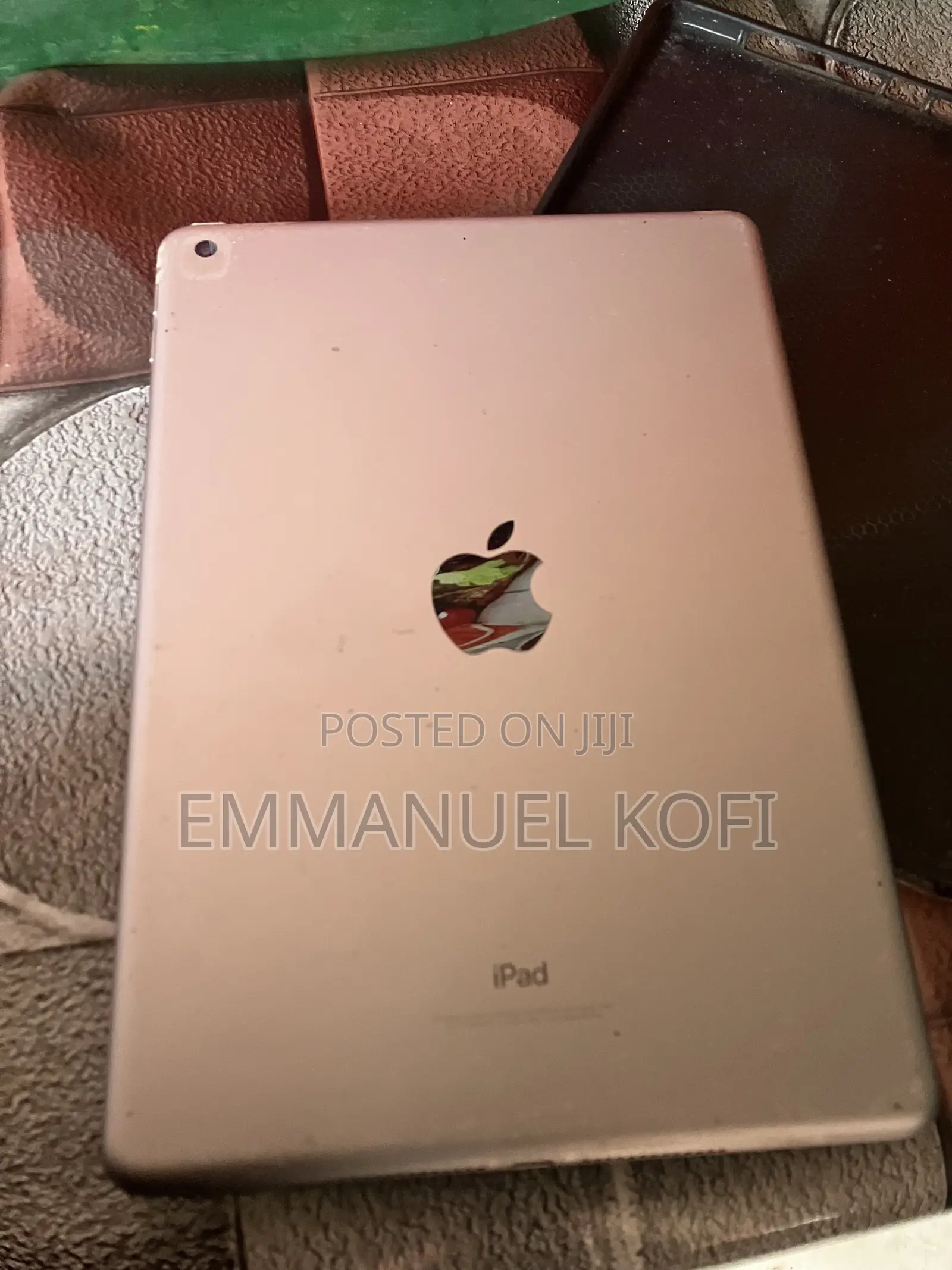 Apple iPad 9.7 32 GB Gray